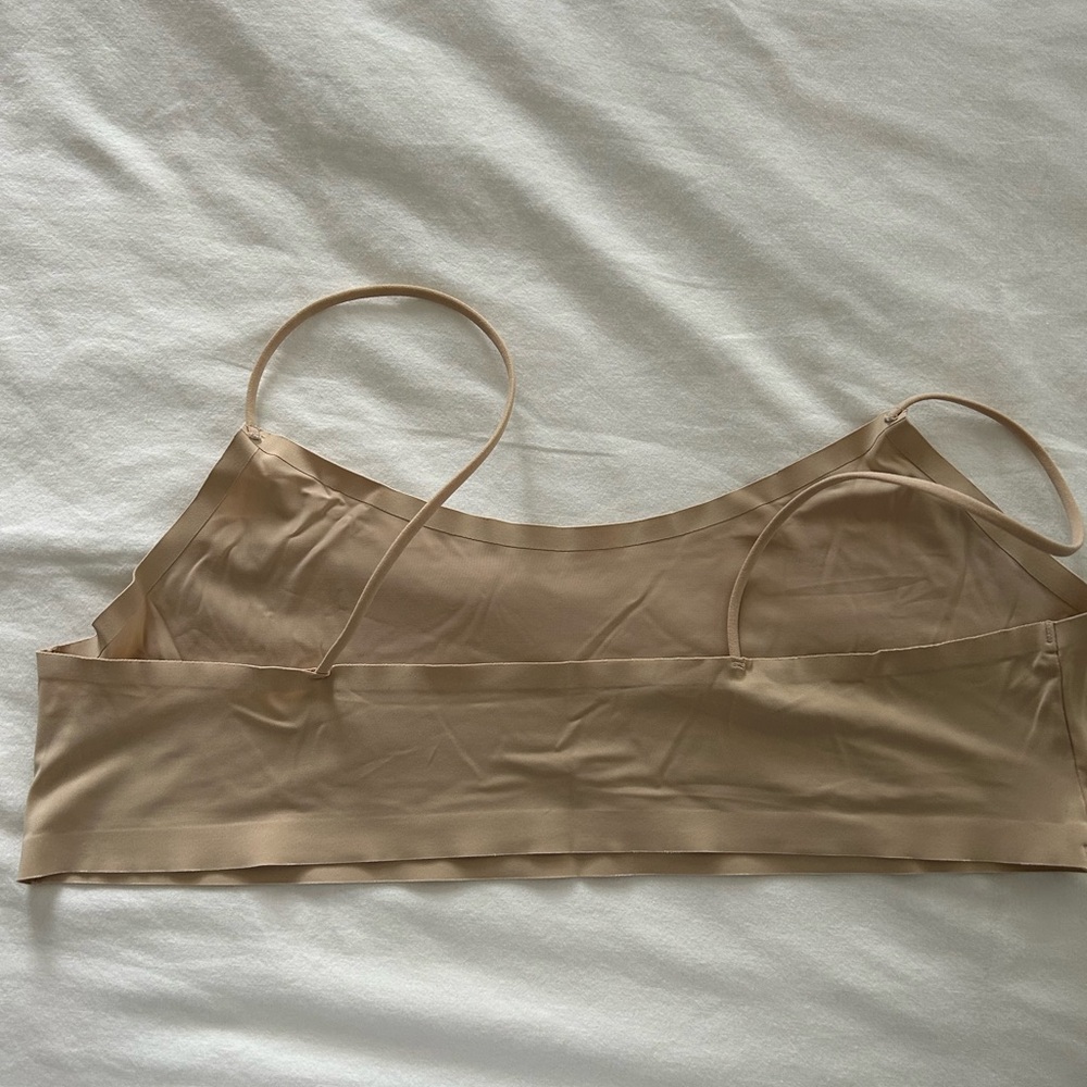 SKIMS Nude Bandeau - Picture 6 of 6